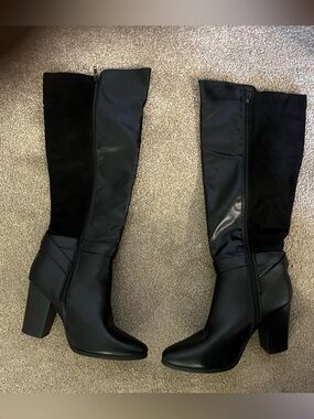 Classic Black Knee-High Block Heel Boots perfect condition
